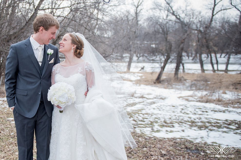 Fargo wedding photographer Kris Kandel bluestem moorhead winter portraits (41)