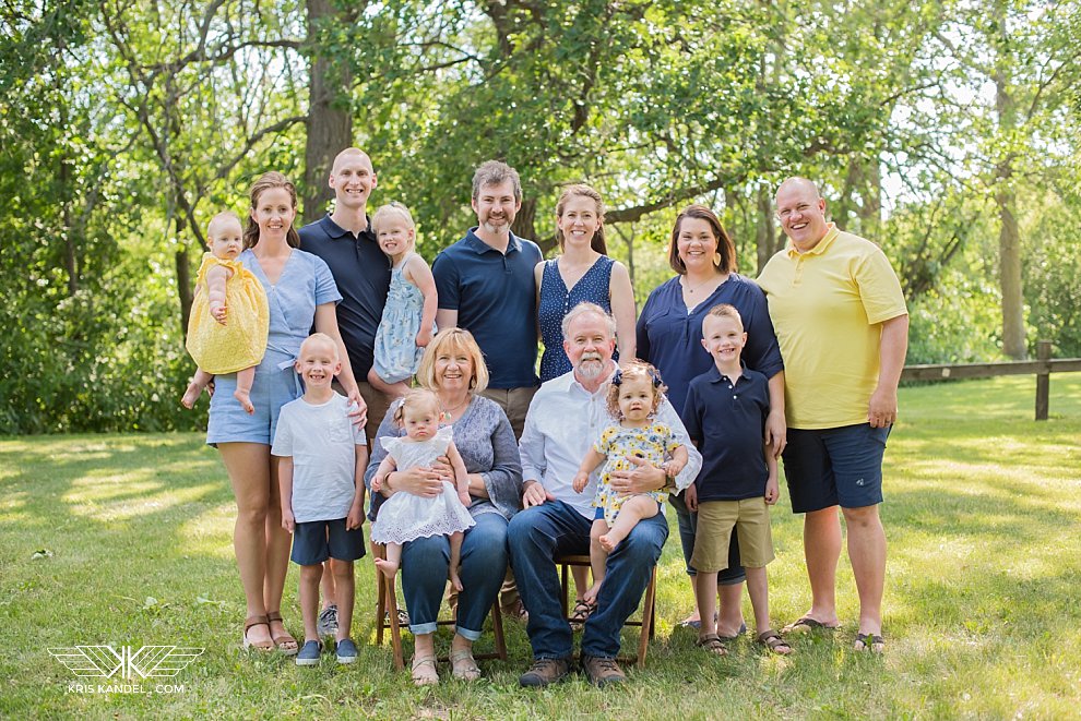 Extended family photo by Kris Kandel - large family gatherings in Fargo Moorhead